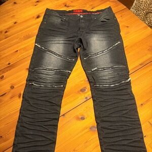 Men's Black Zipper-Accent Jeans